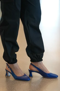 Marineblaue Slingback-Pumps mit niedrigem Absatz 3608-PITTARELLO GLAM Hot