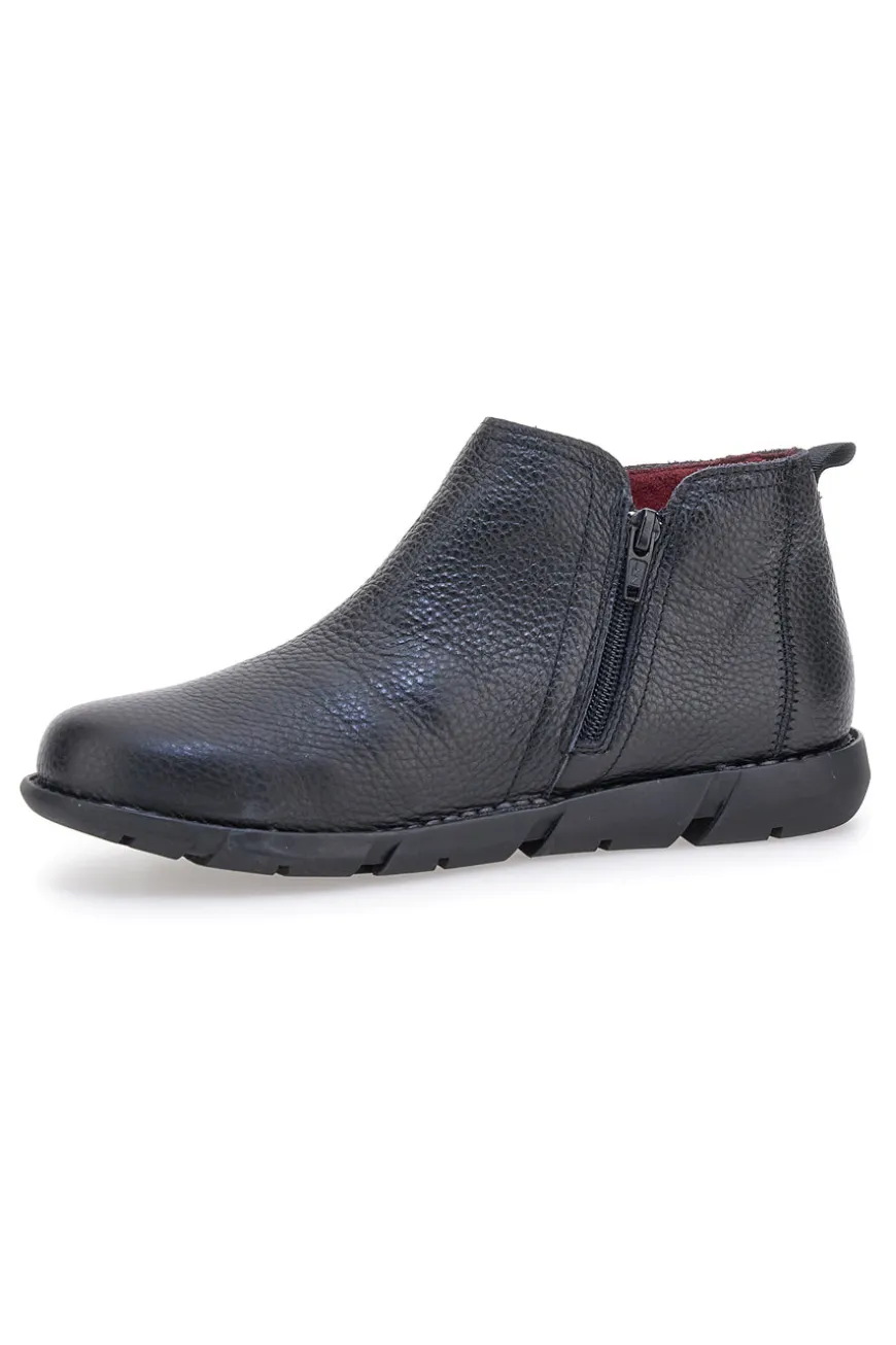 Polacchini neri in pelle con zip laterale Pittarello Tierra 30755