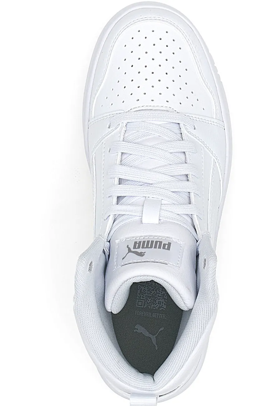 Puma – Rebound V6 Mid Jr – Halbhohe Sneakers mit perforiertem Obermaterial in Weiß