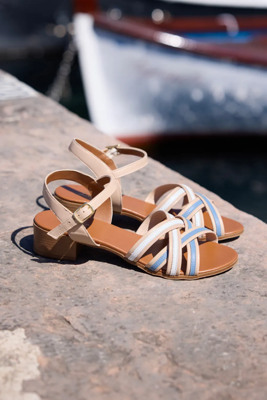 Sandali in pelle con tacco basso e listini 243110-PITTARELLO LOOK New
