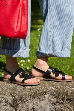 Sandali neri in vera pelle con frange IF10277-PITTARELLO LOOK