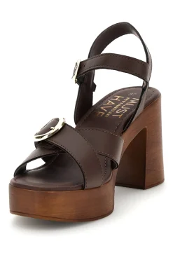 Sandalo marrone in pelle con tacco Must Have 11927-PITTARELLO Outlet