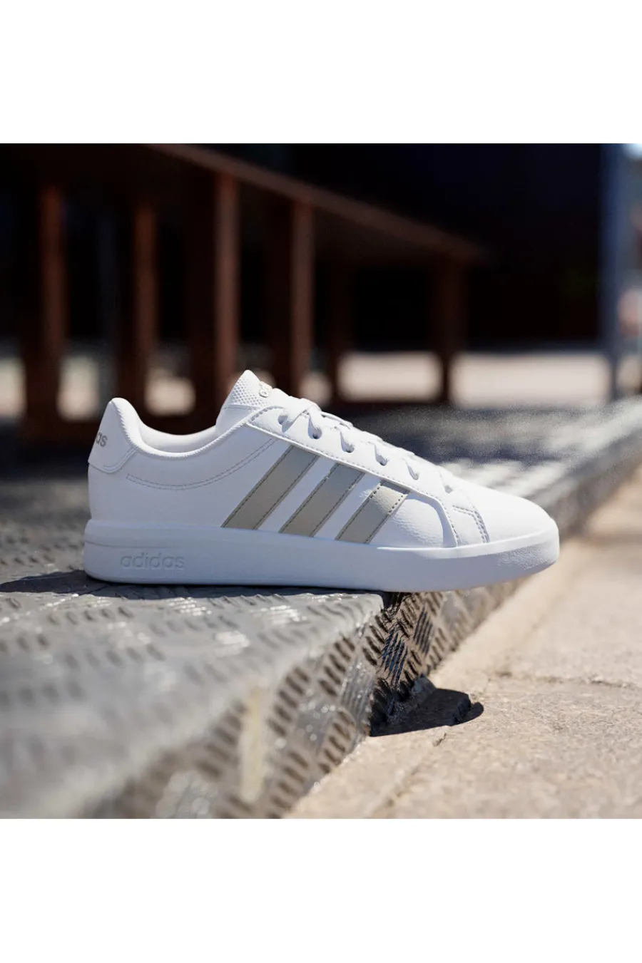 Sneakers bianche con strisce dorate in pelle sintetica riciclata Grand Court Base 3.0-ADIDAS Discount