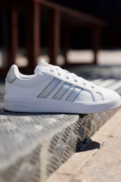 Sneakers bianche con strisce argento in pelle sintetica Grand Court 3 J-ADIDAS